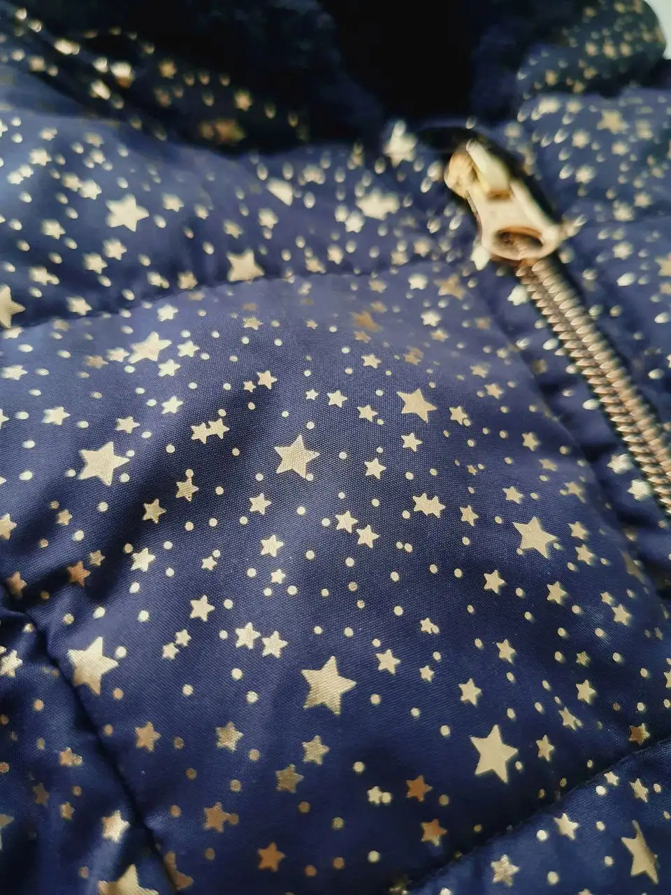 Весенняя куртка и шапочки для ребенка 74 см - Детская одежда (Одежда) в Кондратово