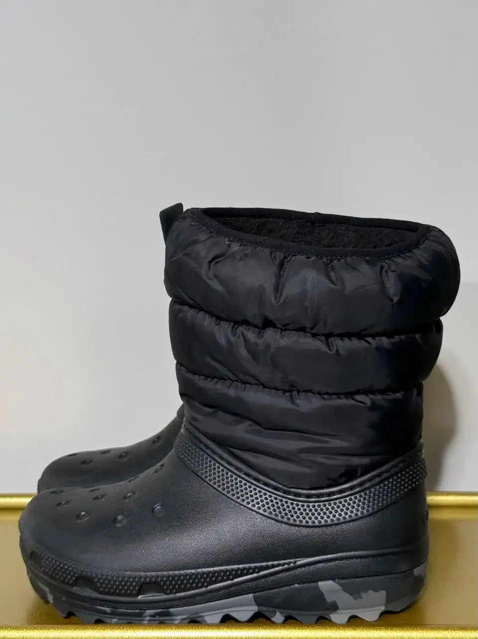 Утепленные сапоги Crocs Classic Neo Puff Boot K 31-32 размер - Обувь (Одежда) в Кондратово