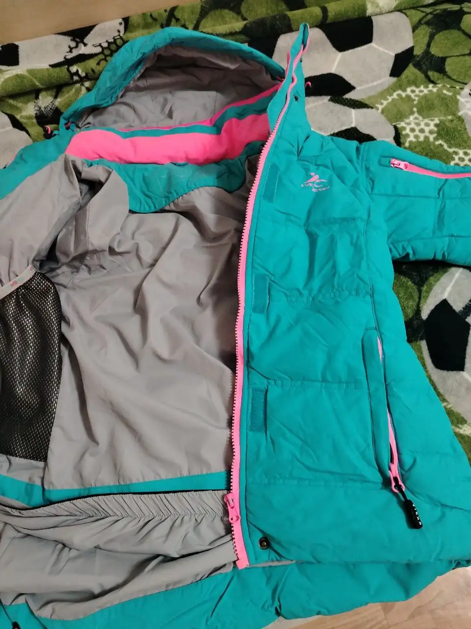 Продажа детской одежды: худи и горнолыжная куртка - Детская одежда (Одежда) в Кондратово