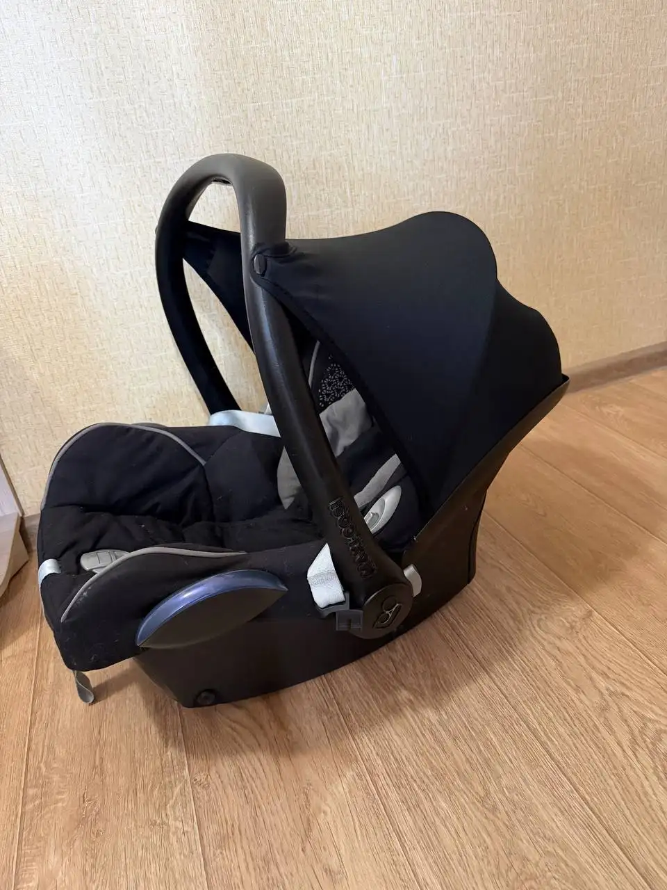 Авто люлька макси кози с переходниками - Автокресла и люльки (Товары для детей) в Кондратово