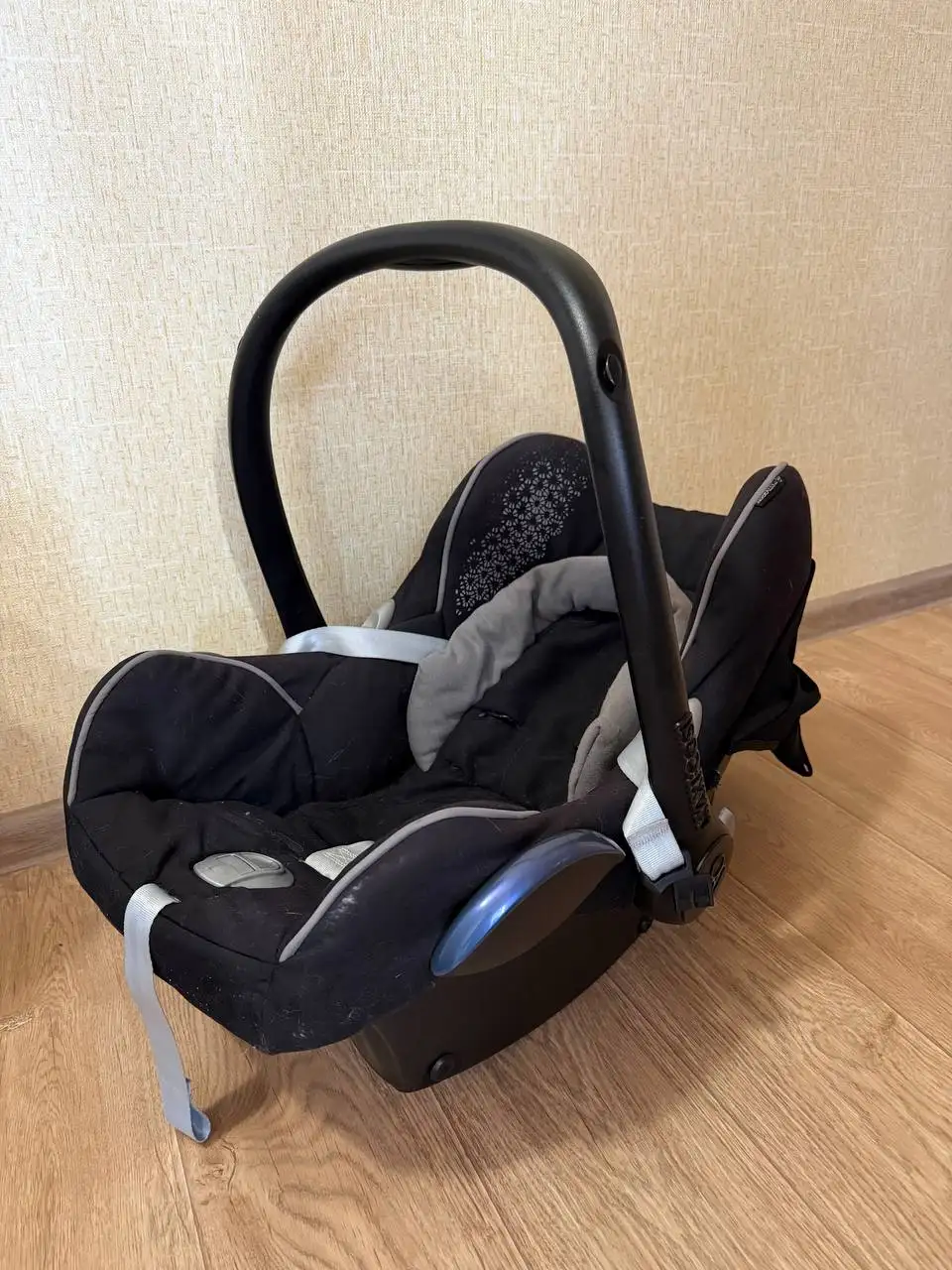 Авто люлька макси кози с переходниками - Автокресла и люльки (Товары для детей) в Кондратово