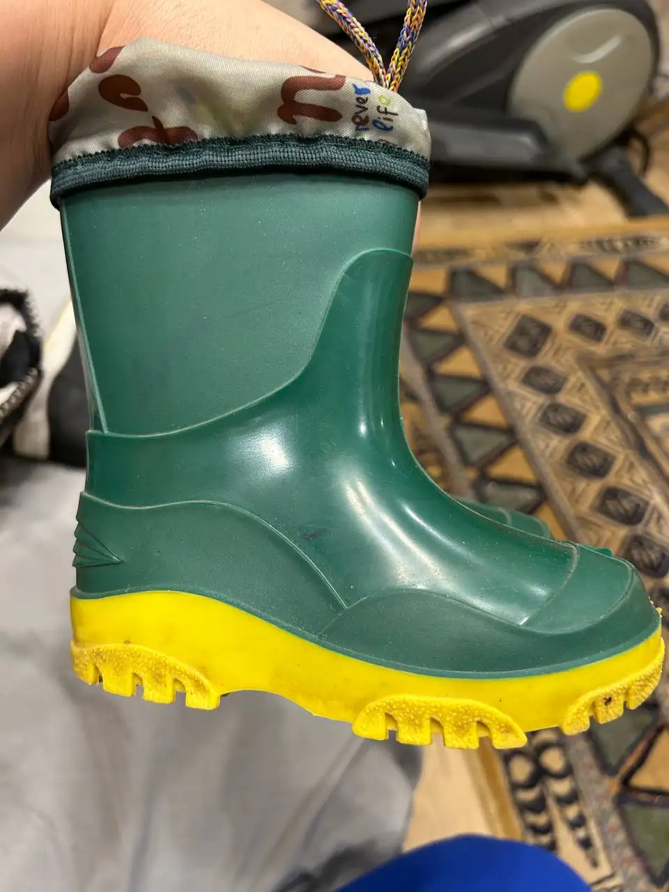 Детская обувь: кроссовки и сапожки - Детская обувь (Одежда) в Кондратово