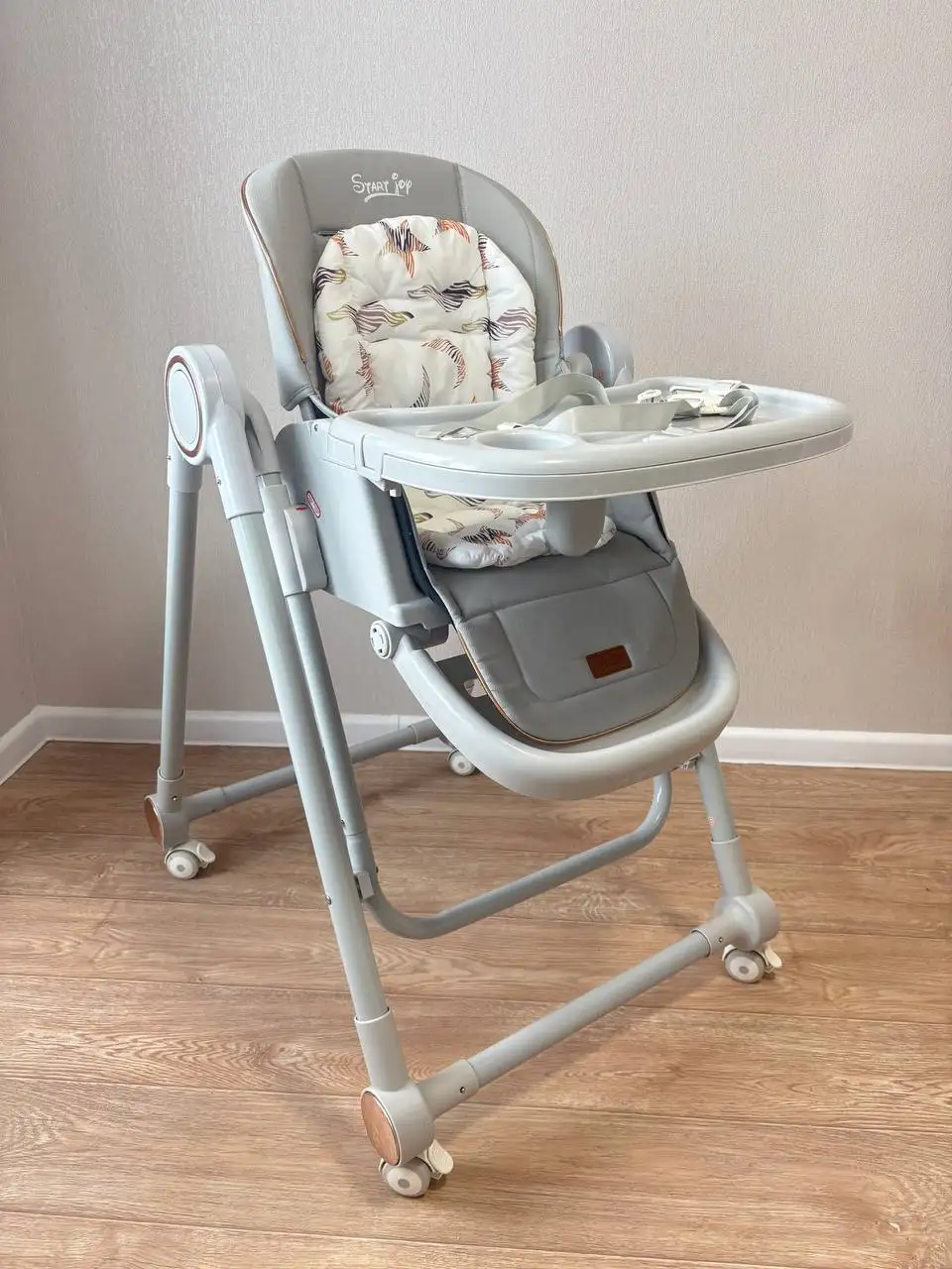 Детские товары: стульчик шезлонг, ходунки-каталка, стульчик для купания - Детская мебель и аксессуары (Товары для детей) в Кондратово