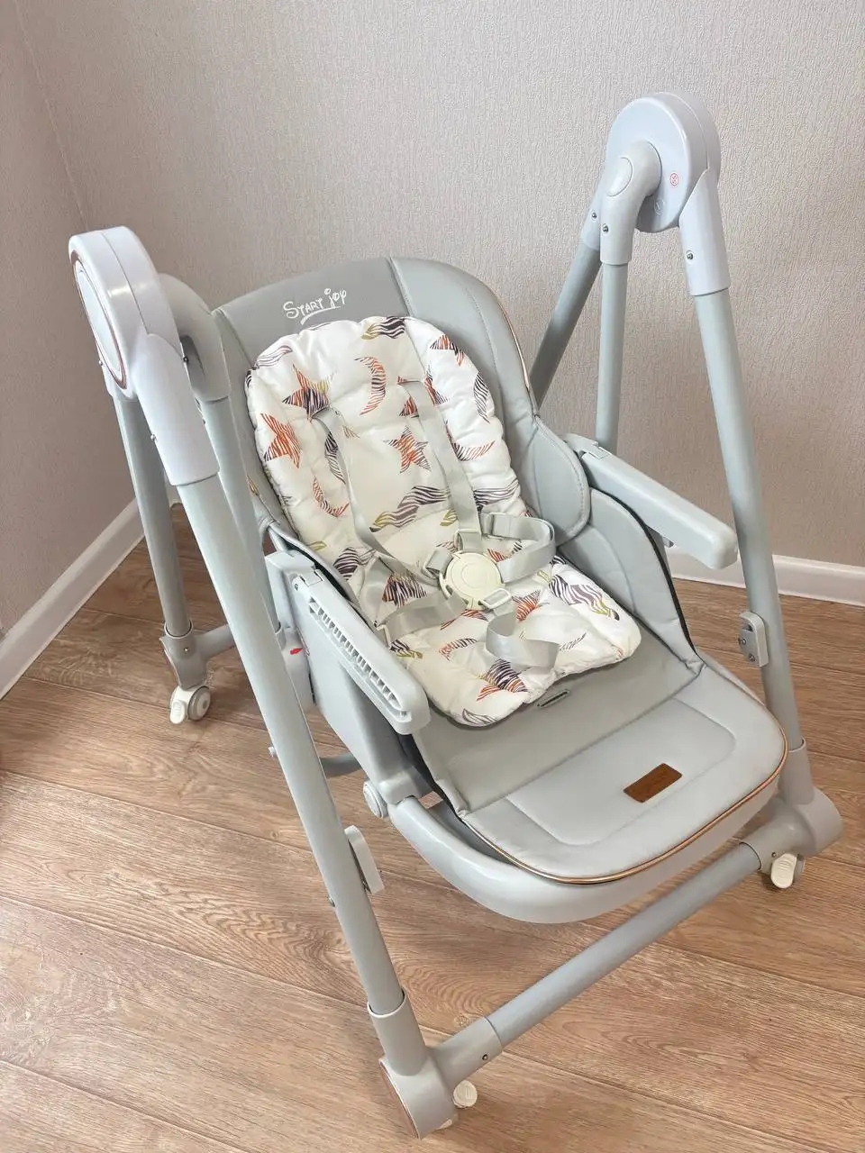 Детские товары: стульчик шезлонг, ходунки-каталка, стульчик для купания - Детская мебель и аксессуары (Товары для детей) в Кондратово