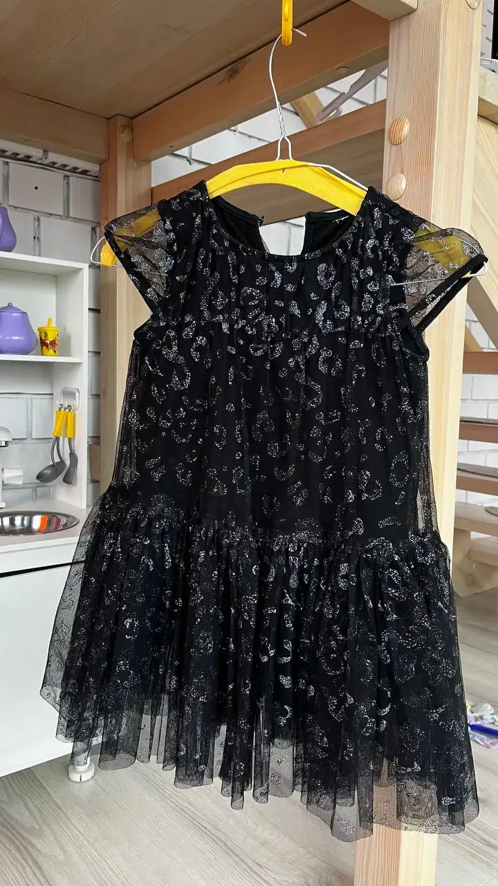 Шикарное платье на 8 марта размер 104-110 - Платья (Одежда) в Кондратово