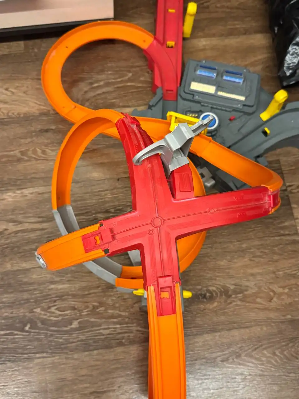 Хот вилс трек детский с комплектующими и машинками - Игрушки (Товары для детей) в Кондратово