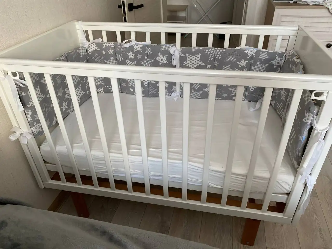 Продается детская кроватка с матрасом - Детская мебель (Товары для детей) в Кондратово