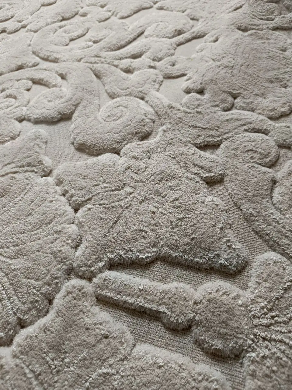 Ковер с небольшим пятном - Барахолка в Кондратово