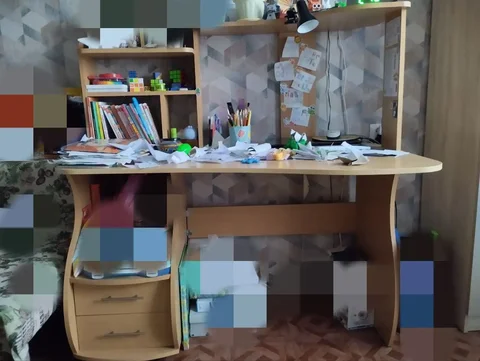 Стол письменный разобранный - Кухонные гарнитуры в Кондратово