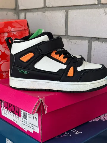 Кроссовки утепленные размер 33 - Шорты в Кондратово