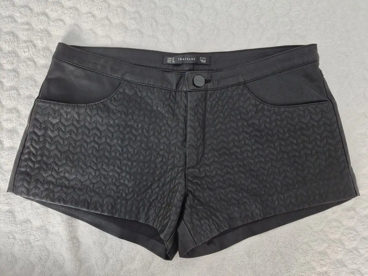 Шорты ZARA кожзам, размер М - Шорты (Одежда) в Кондратово