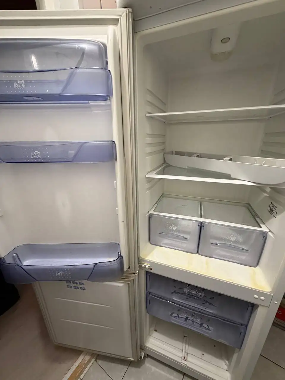 Продам рабочий холодильник - Барахолка в Кондратово