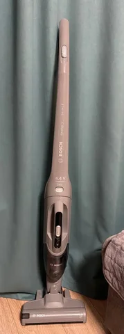 Вертикальный пылесос б/у с заменой аккумулятора - Техника для дома в Кондратово