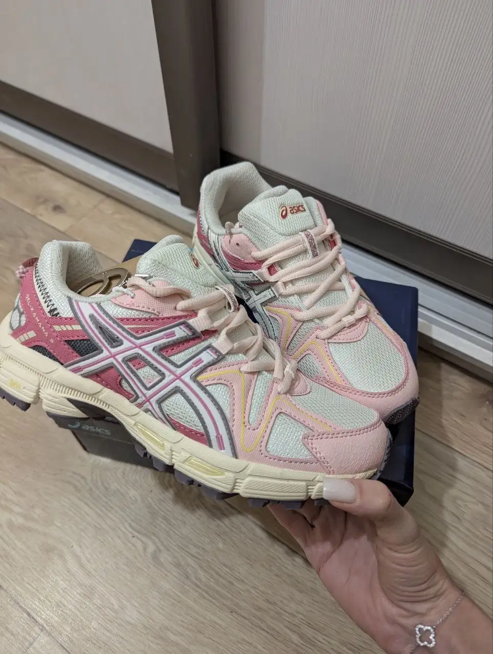 Продам новые кроссовки Asics (качественная копия) - Обувь (Одежда) в Кондратово