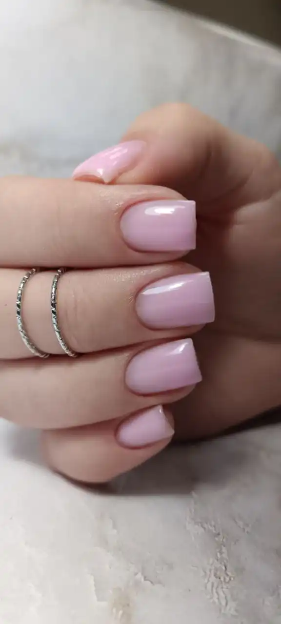 Услуги маникюра и педикюра