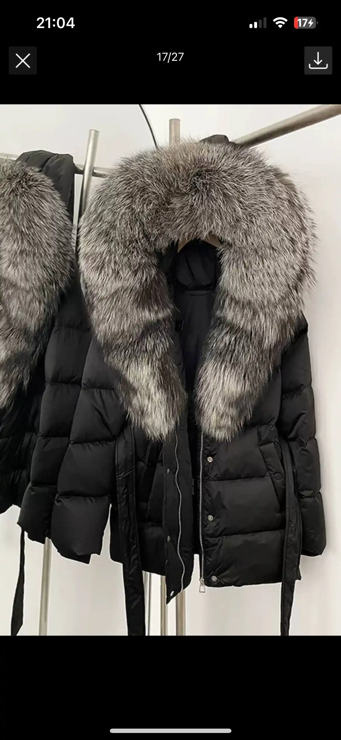 Шикарная модель пуховик с мехом песца