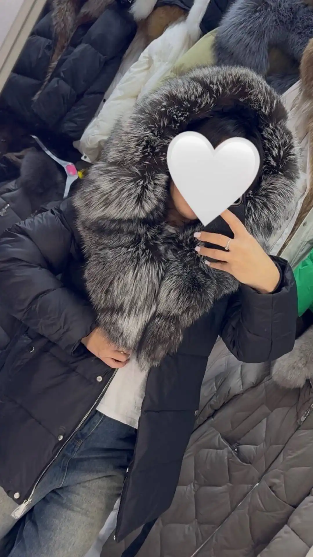 Шикарная модель пуховик с мехом песца