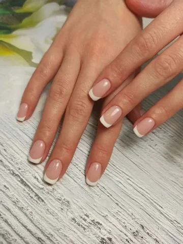 Услуги маникюра и педикюра в Саратове - Праздничные услуги в Саратов