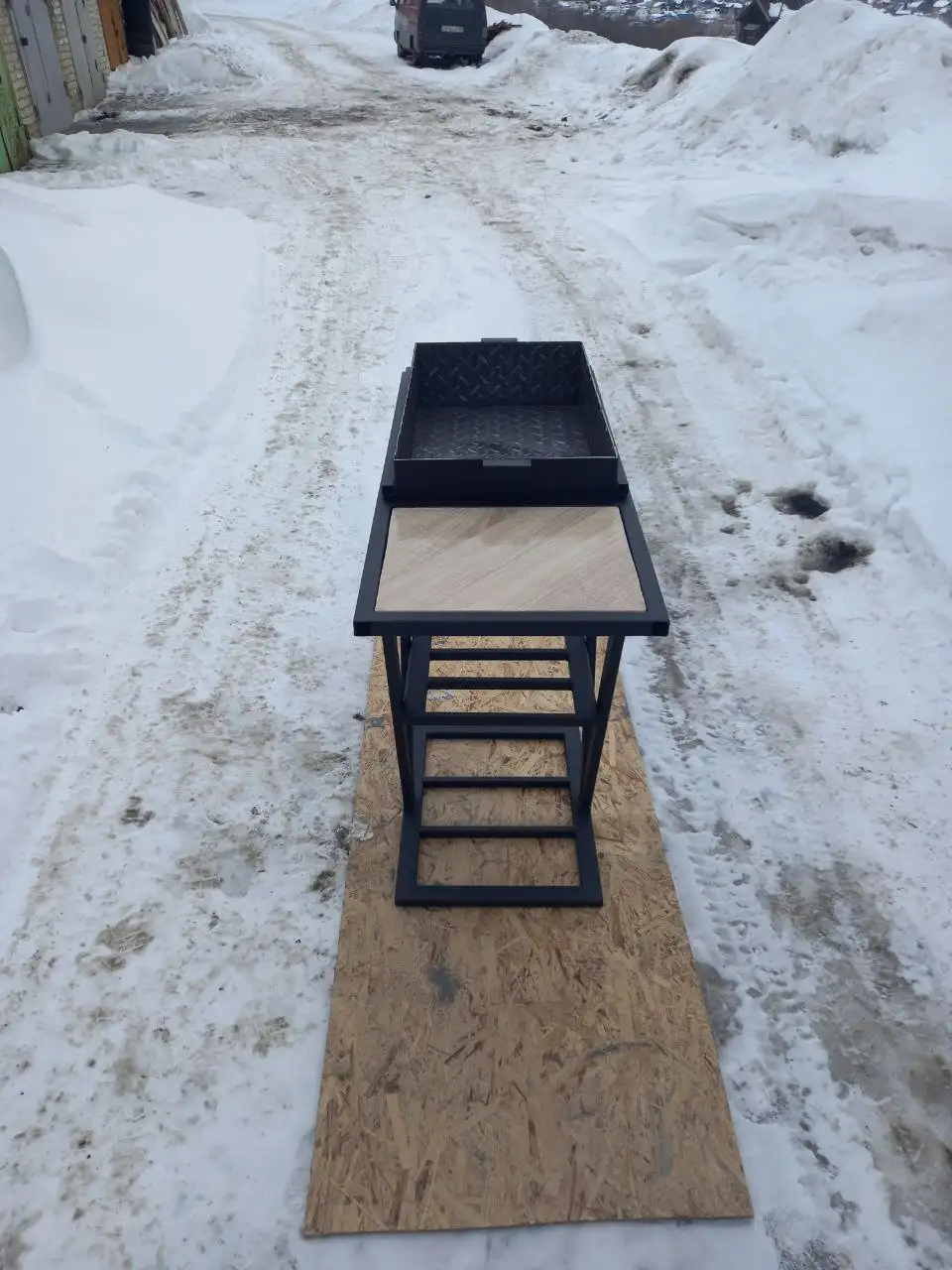 Продам металлический мангал с размерами чаши 35x60 см - Мангалы и барбекю (Для дома и дачи) в Саратов