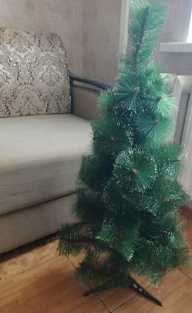 Искусственная ёлочка, почти метр