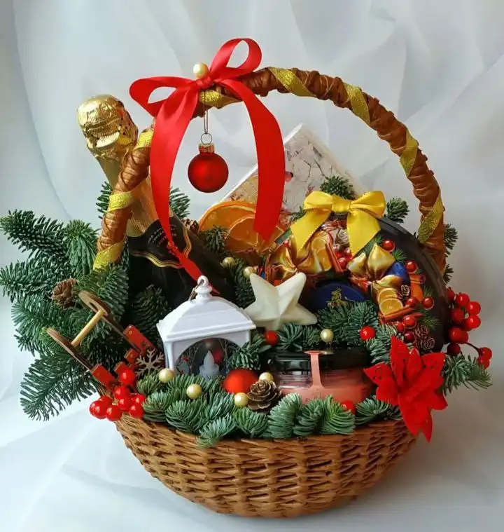 Новогодние вкусные букеты и композиции