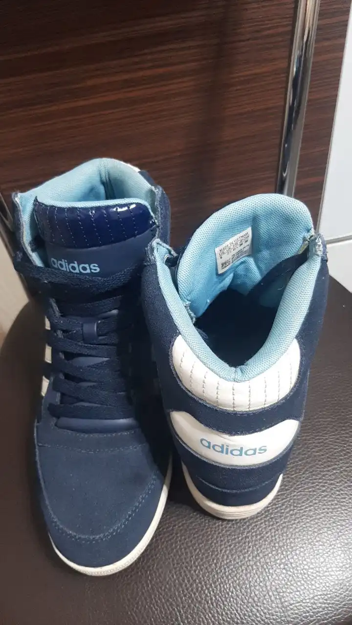 Кроссовки adidas размер 40-41