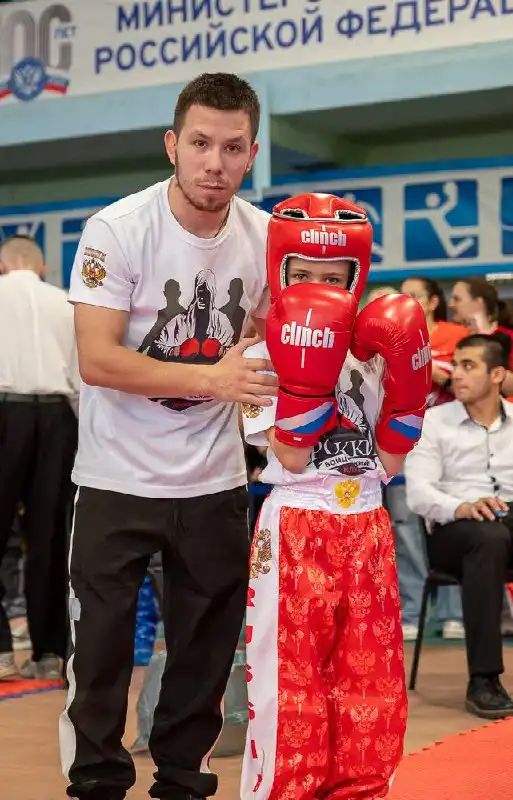 Набор в секцию кикбоксинга в Энгельсе - Спорт (Услуги) в Энгельс