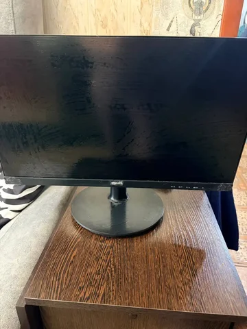 Телефон на запчасти с треснувшим экраном - Электроника в Энгельс