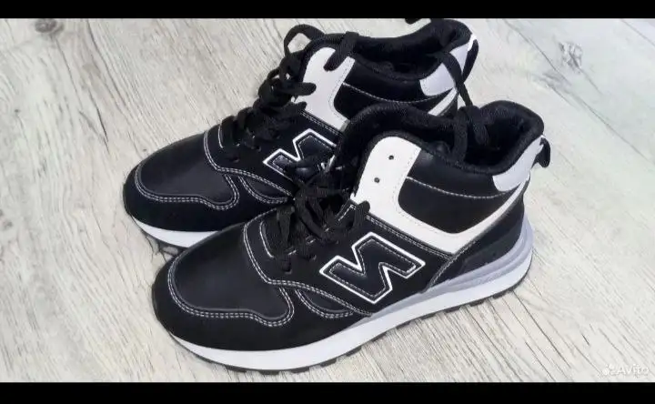 Новые кроссовки размер 36 - Обувь (Одежда) в Энгельс