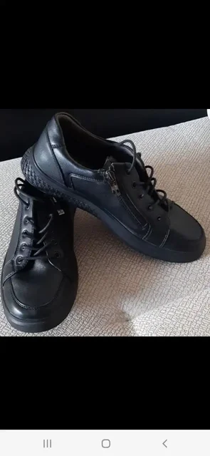 Туфли подростковые р.39 в отличном состоянии - Куртки в Энгельс