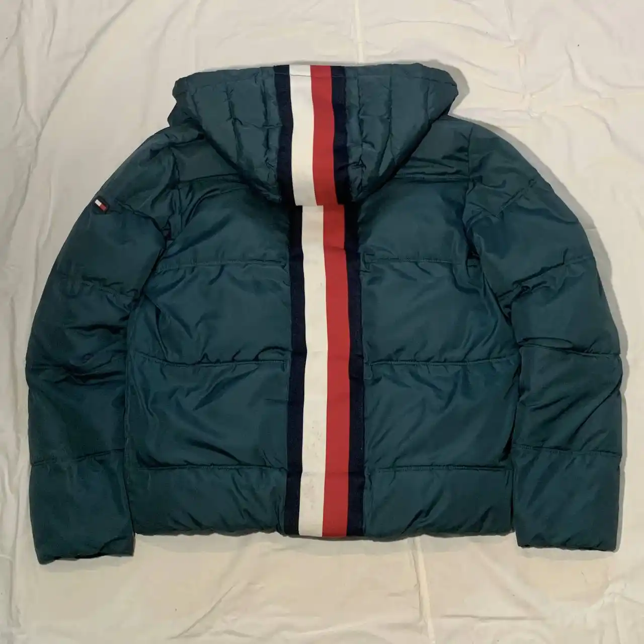 Продажа пуханов и кроссовок