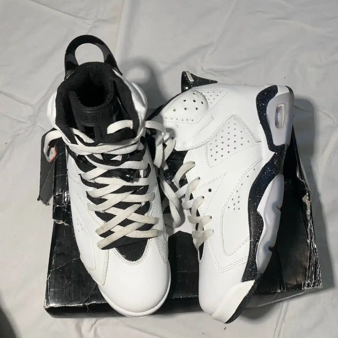 Продажа пуханов и кроссовок