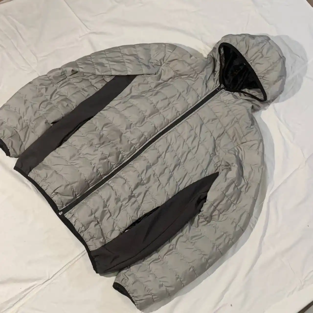 Продажа пуханов и кроссовок