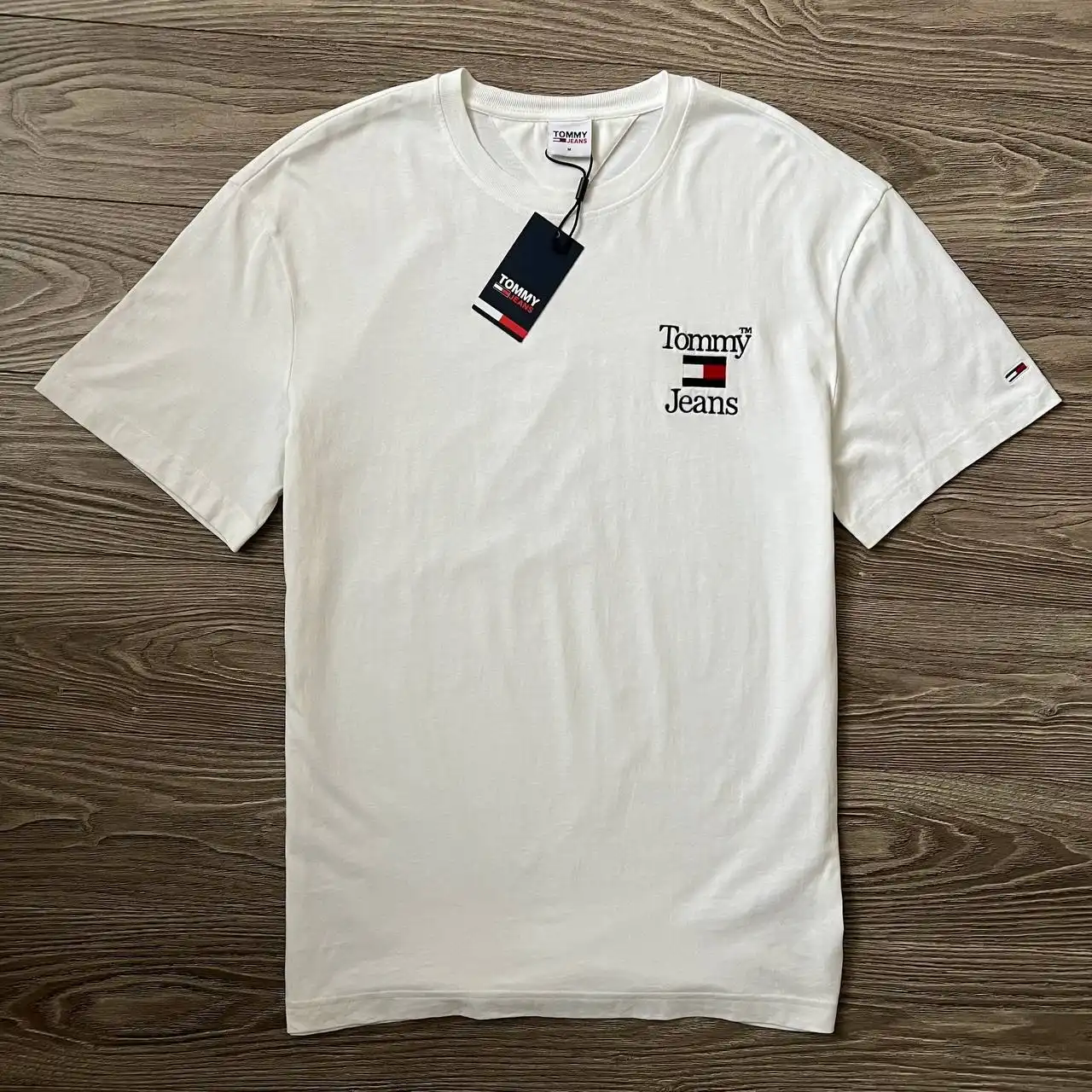 Одежда брендов Tommy Jeans, Levi’s, Carhartt, Lacoste