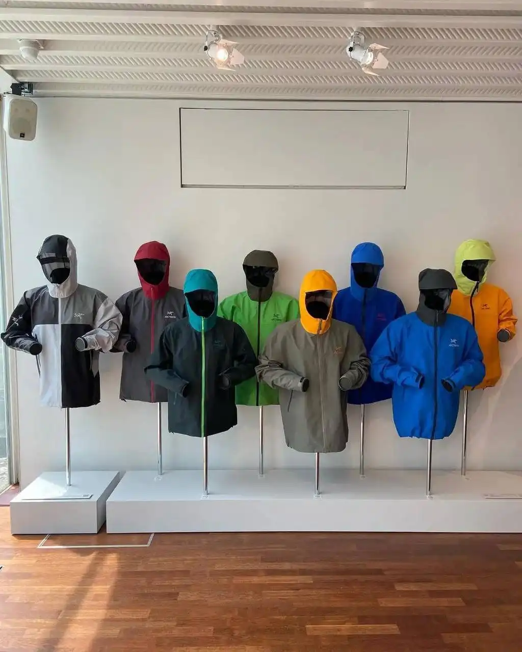 Открытие первого в мире магазина-музея Arcteryx в Шанхае - Одежда в Шанхай