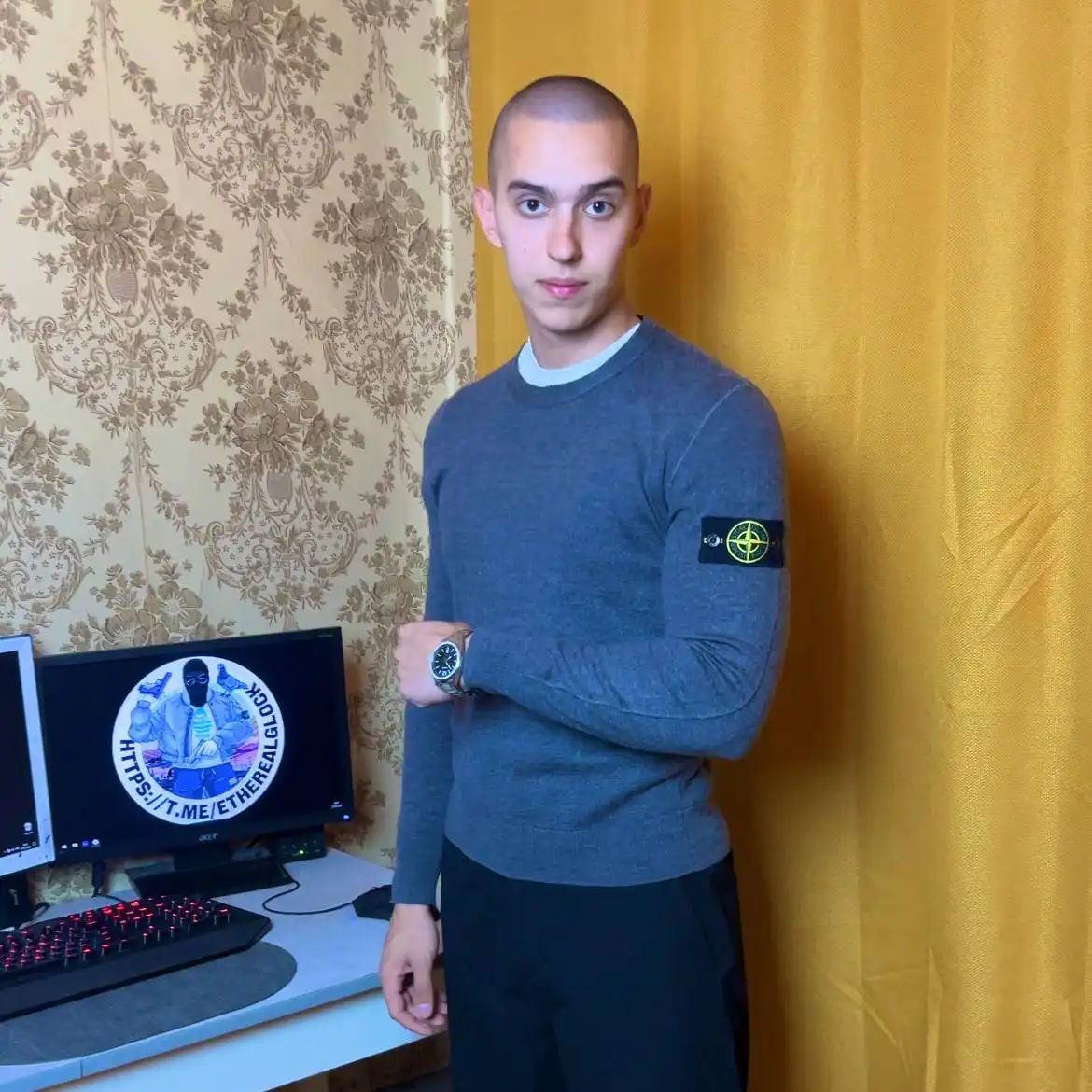 Джемпер Stone Island размер М