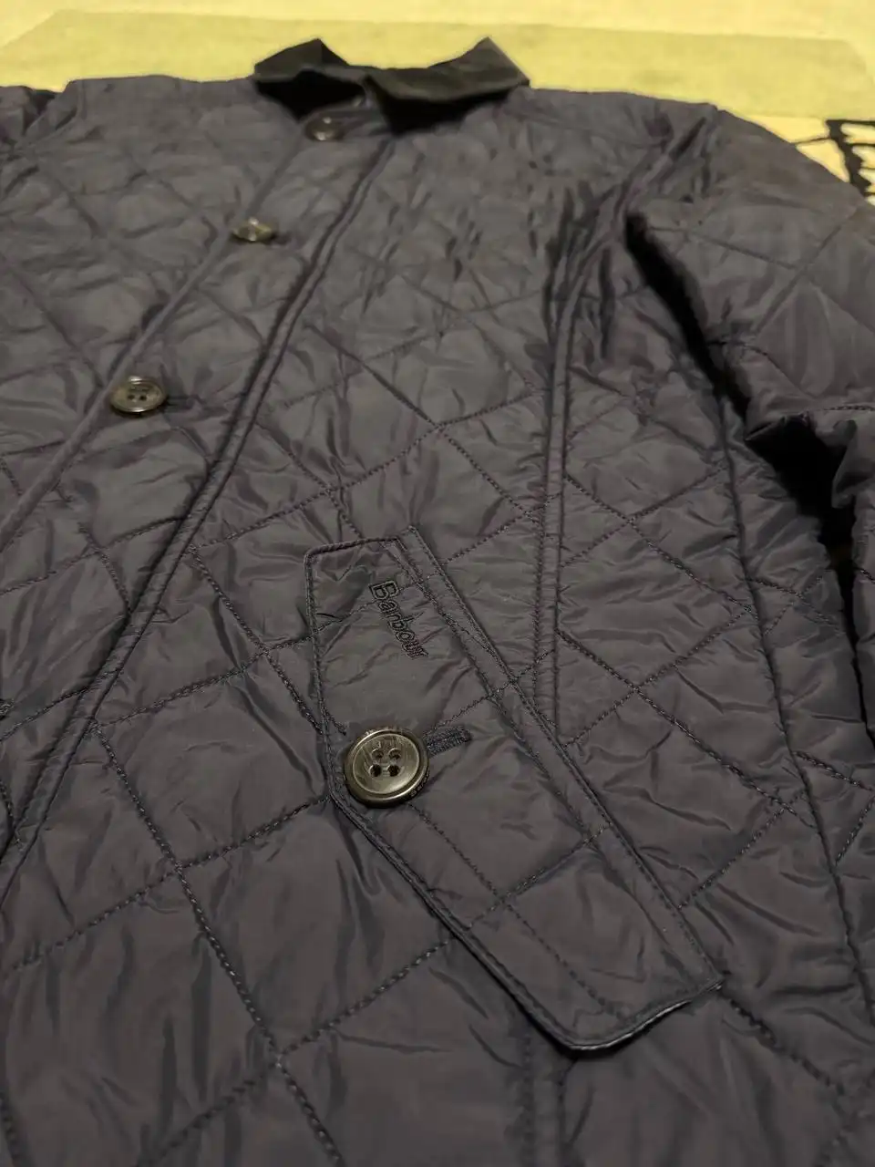 Стеганая куртка Barbour размер M - Верхняя одежда (Одежда) в Астрахань