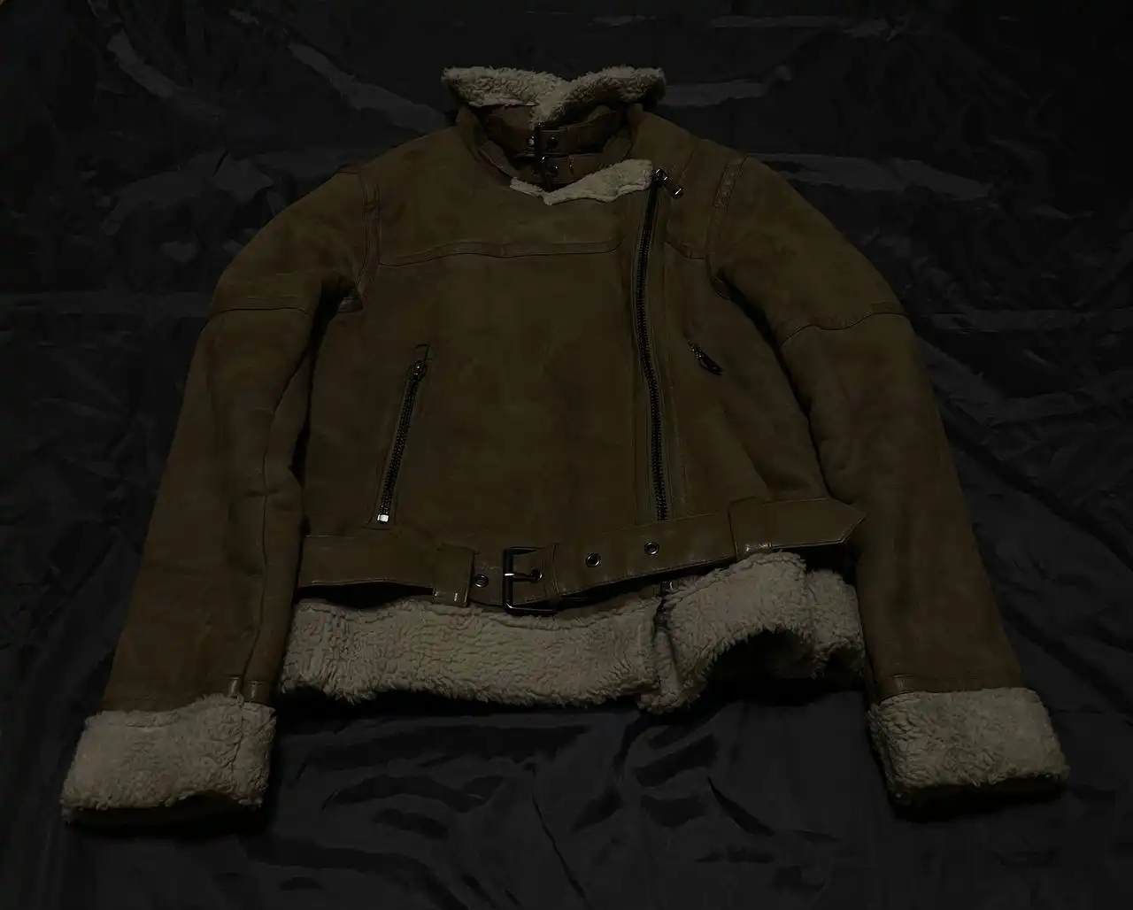 Огромные скидки на наличие - Барахолка в Астрахань