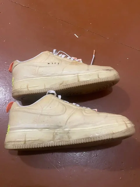 Продажа б/у одежды: Nike Air Force 1, пуховик Outventure, джинсы Burberry - частное объявление в Астрахань