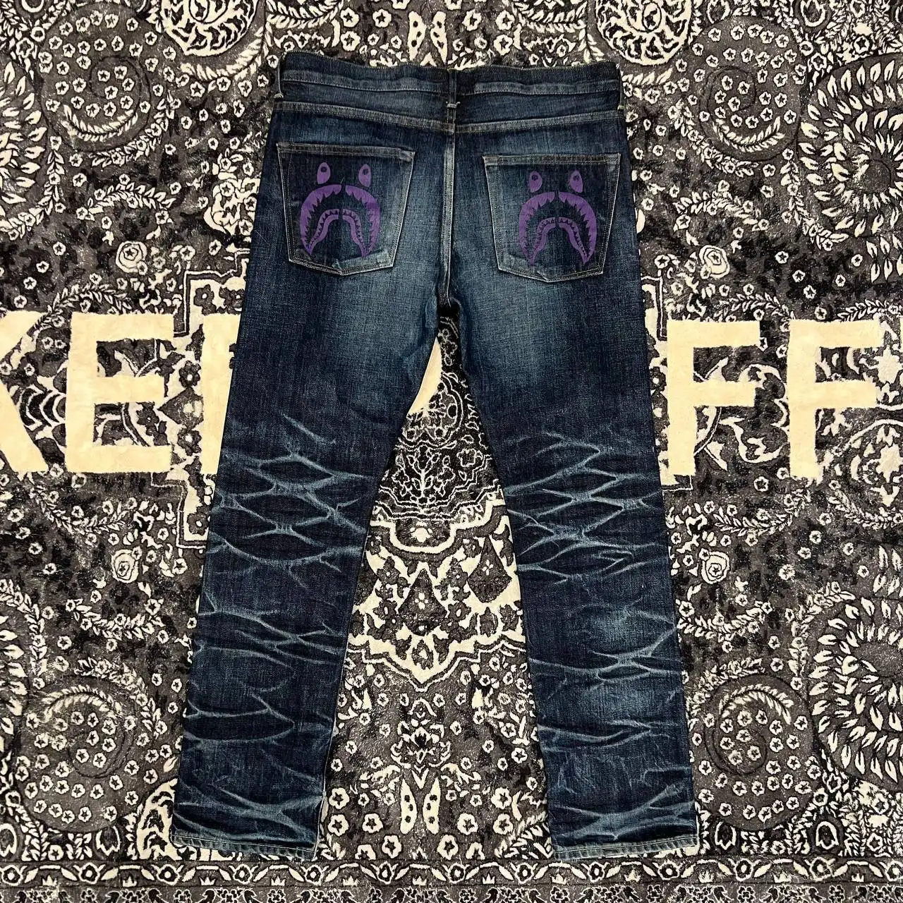 Джинсы Bape размер M - Джинсы (Одежда) в Астрахань