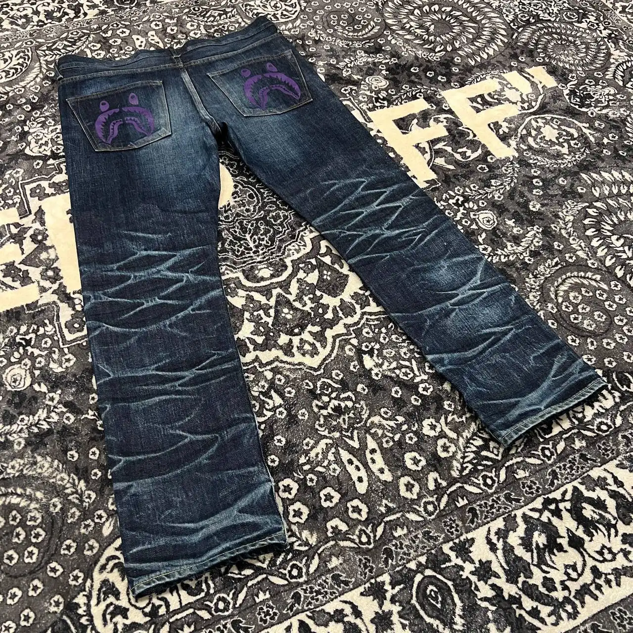 Джинсы Bape размер M - Джинсы (Одежда) в Астрахань