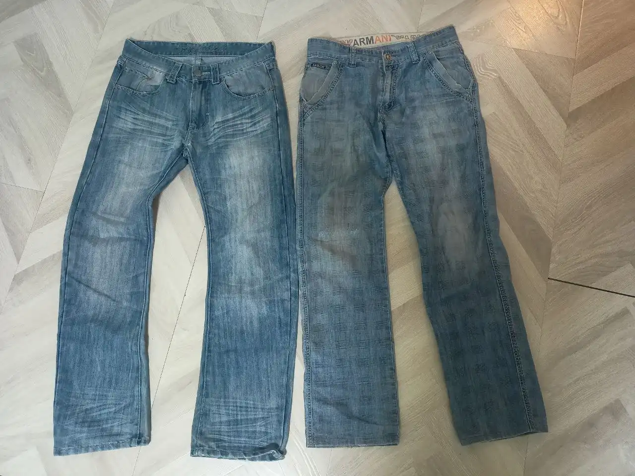 Аукцион на рваные молодежные джинсы - Джинсы (Одежда) в Астрахань