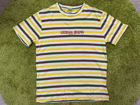 Футболка Guess размер М в идеальном состоянии - Одежда в Астрахань