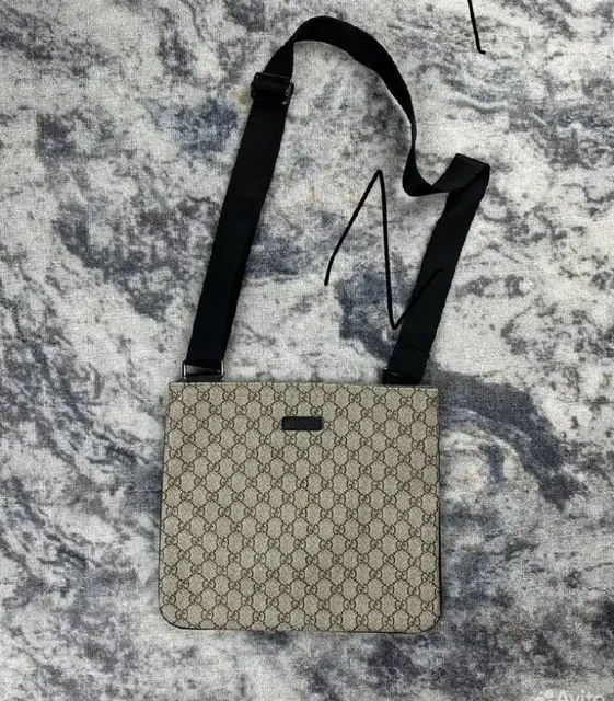 Продажа брендовой одежды и аксессуаров - частное объявление в Астрахань