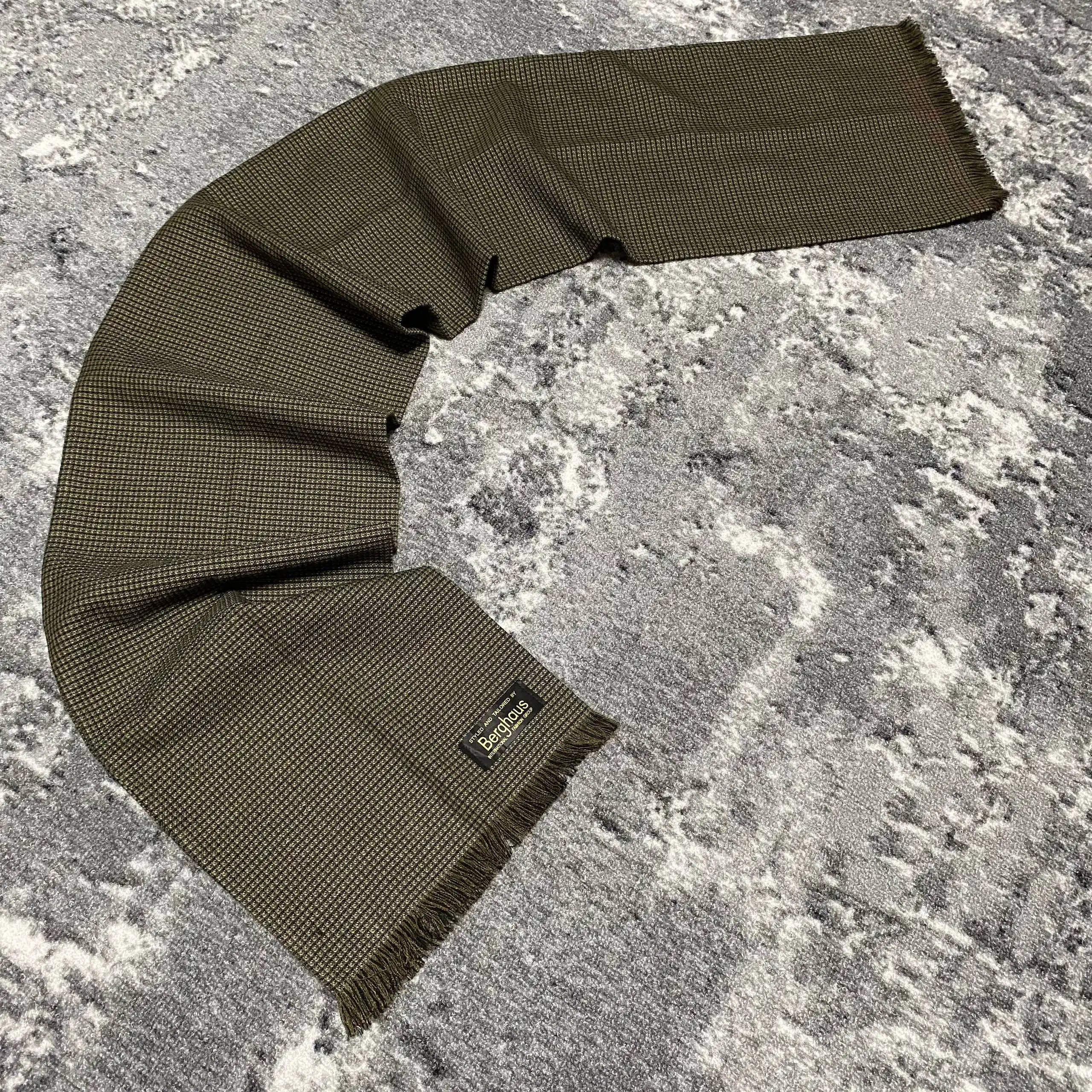 Шарф Berghaus - Одежда в Уфа