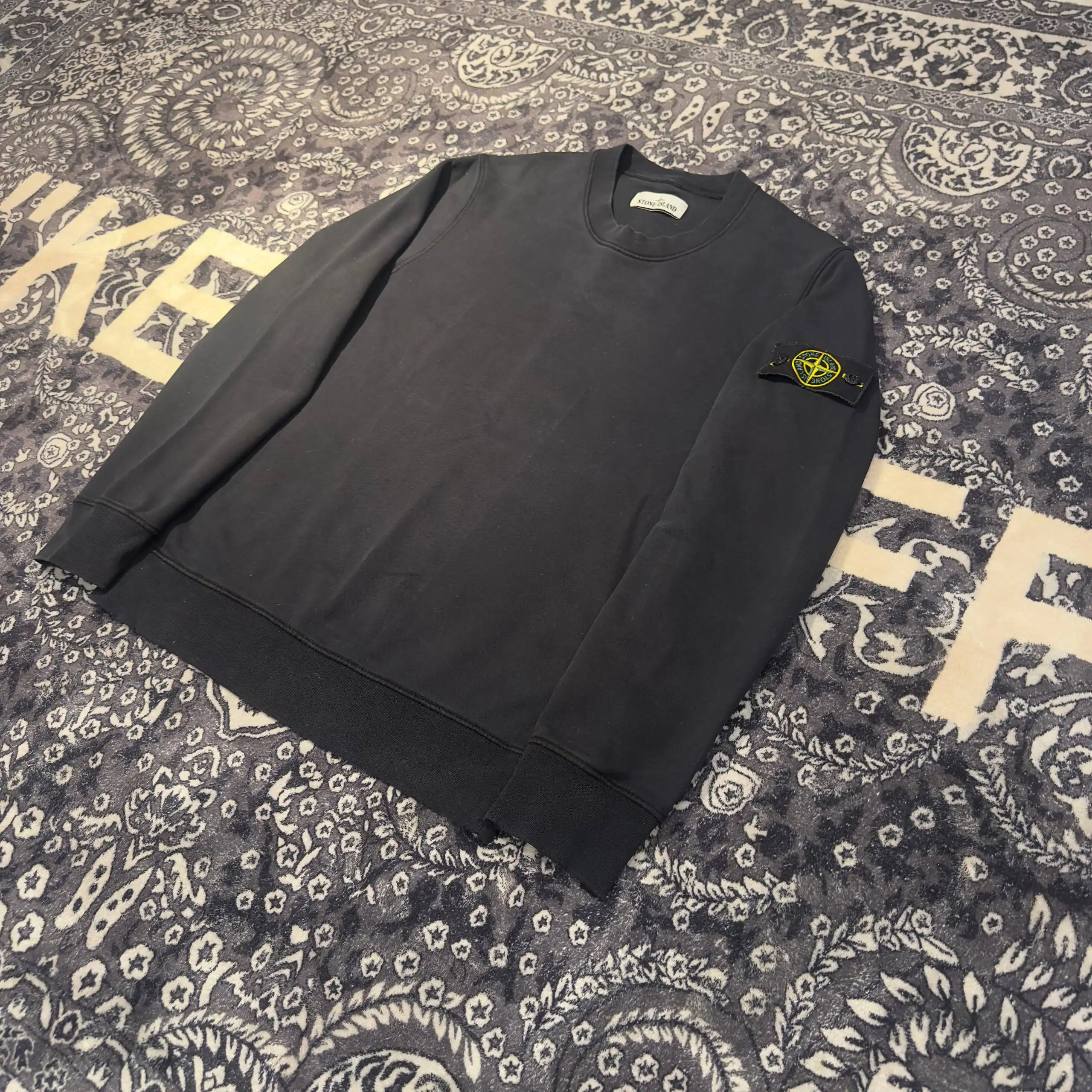 Свитшот Stone Island размер M - Верхняя одежда (Одежда) в Астрахань