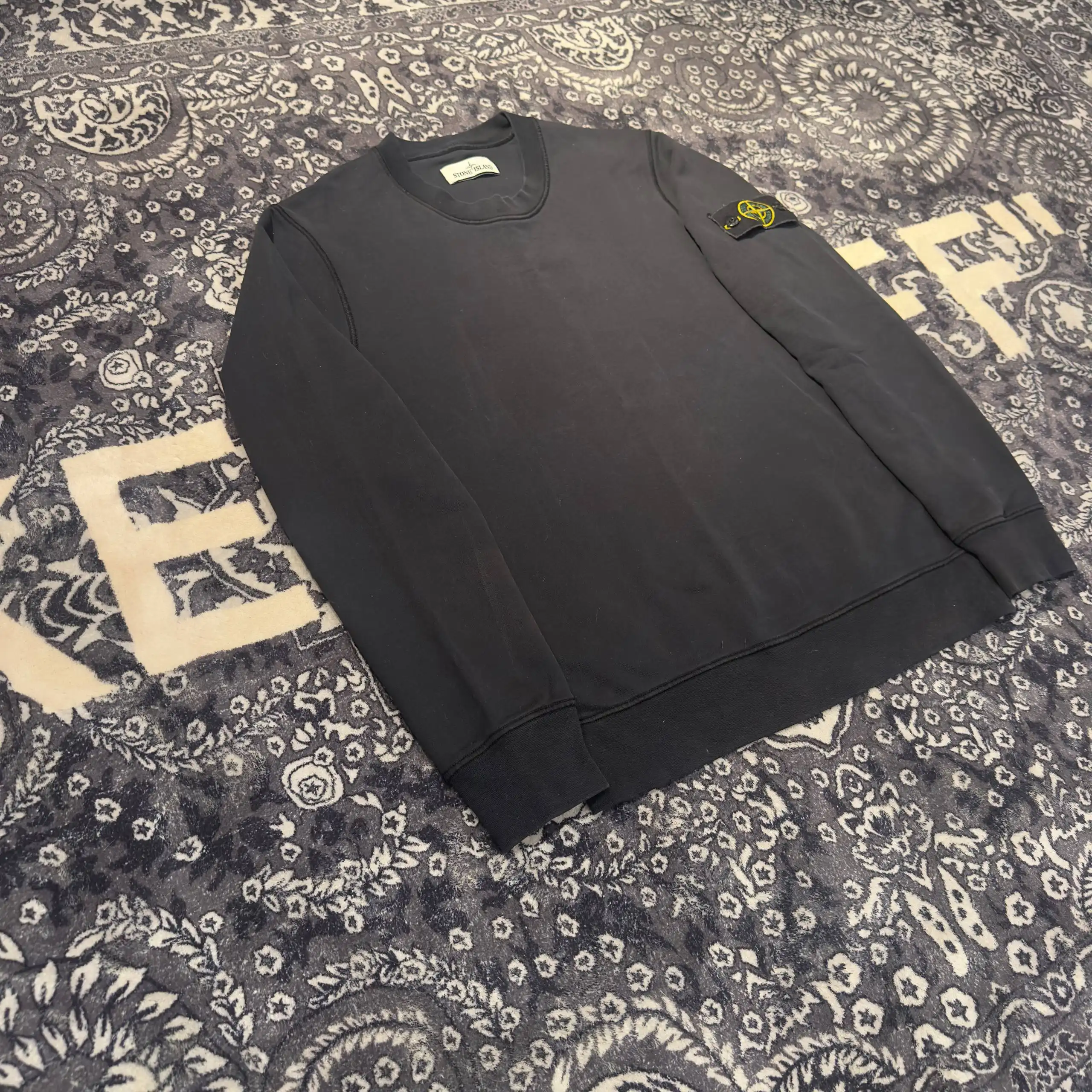 Свитшот Stone Island размер M - Верхняя одежда (Одежда) в Астрахань