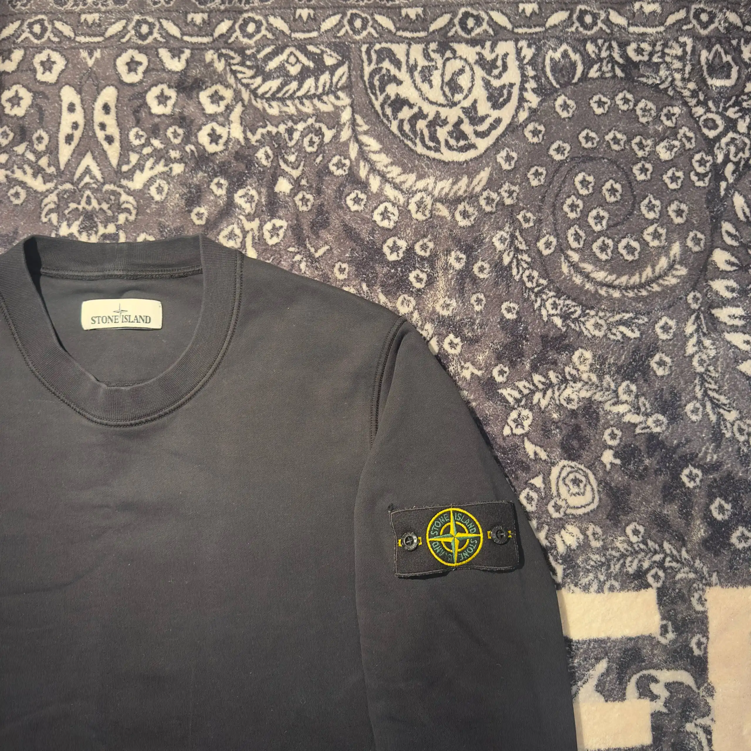 Свитшот Stone Island размер M - Верхняя одежда (Одежда) в Астрахань