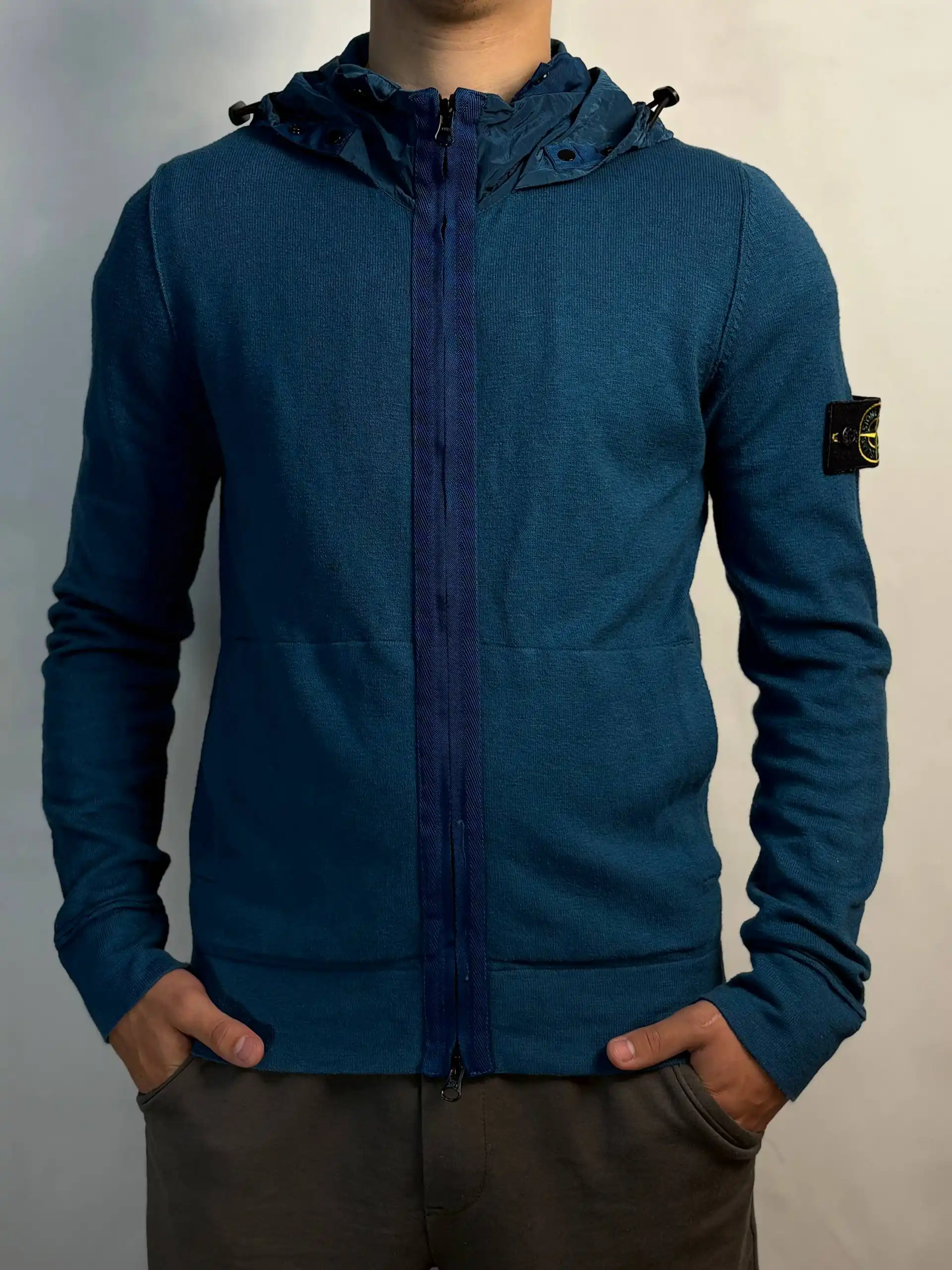 Зип-худи Stone Island размер M - Верхняя одежда (Одежда) в Астрахань