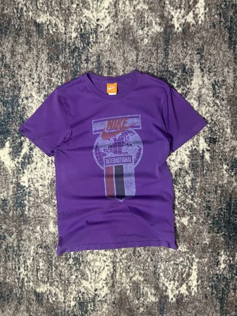 Футболка Nike размер S - Спортивная одежда в Астрахань